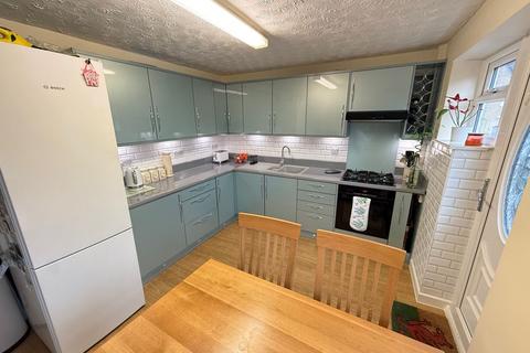 2 bedroom townhouse for sale, Concrete Street, Halifax HX3