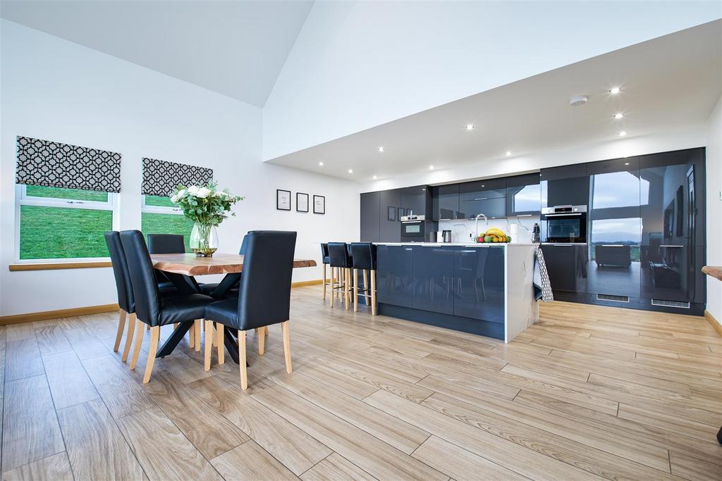 11 - kitchen.jpg