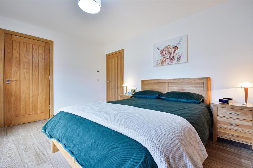 21 - bedroom.jpg