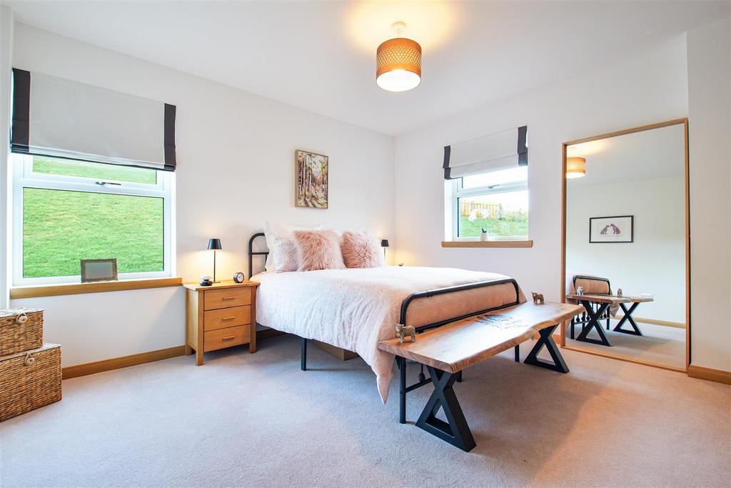 23 - bedroom.jpg