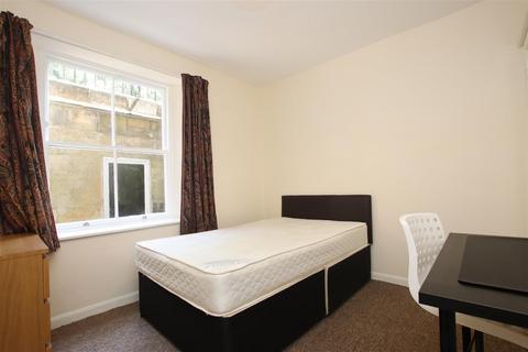3 bedroom flat to rent, 8 Norfolk Buildings, Bath BA1