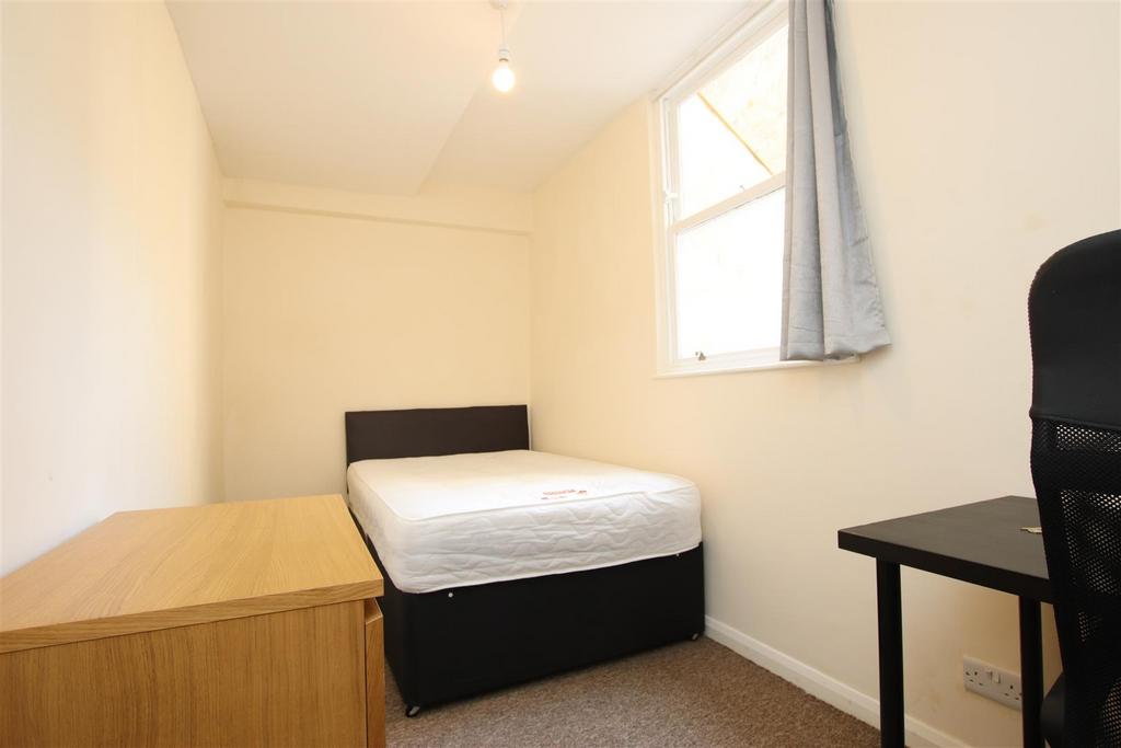 Bedroom.JPG