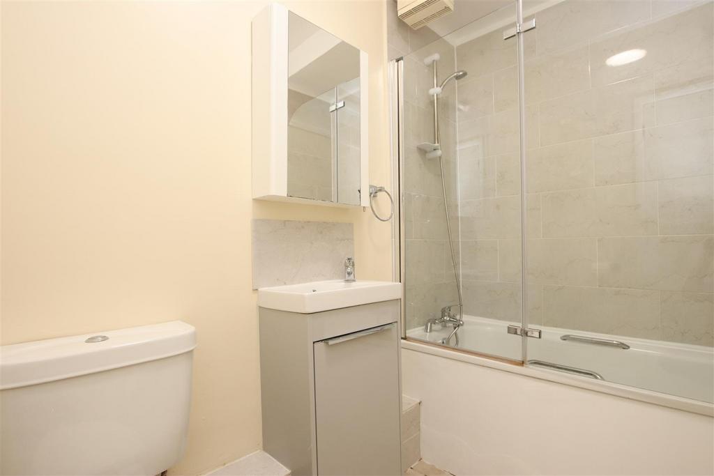Bathroom.JPG