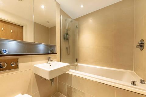 1 bedroom flat to rent, Garratt Lane, London SW18