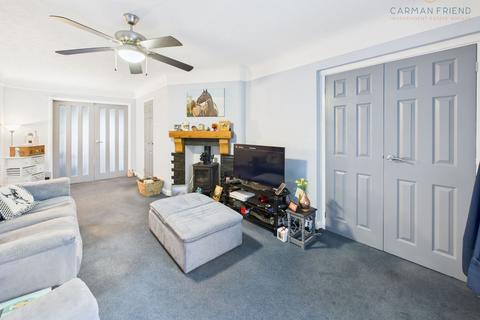 3 bedroom semi-detached house for sale, St. James Avenue, Upton, CH2