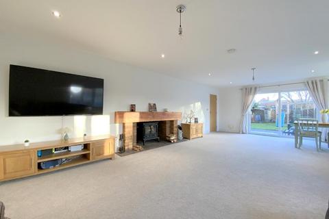 5 bedroom detached house for sale, Thoresby Road, Tetney, Grimsby