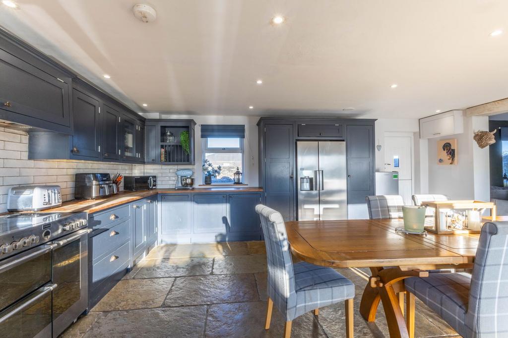 Kitchen / living / dining area
