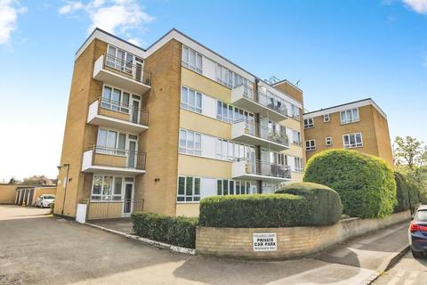 2 bedroom flat to rent, Bathurst Walk, Richings Park SL0