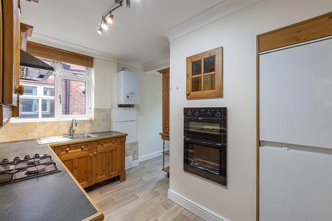 2 bedroom flat to rent, Ferndene Grove, High Heaton, Newcastle upon Tyne