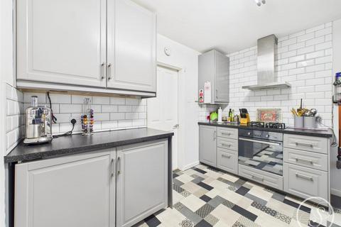 2 bedroom bungalow for sale, Armley Grange Rise, Leeds
