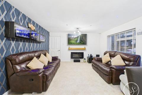 2 bedroom bungalow for sale, Armley Grange Rise, Leeds