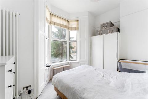 1 bedroom apartment for sale, Hermon Hill, Wanstead