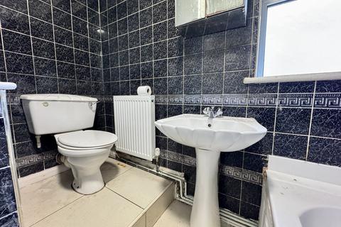 3 bedroom semi-detached house for sale, Gwili Terrace, Mayhill, Swansea, City And County of Swansea.