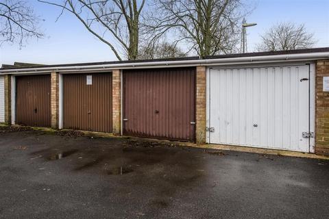 3 bedroom terraced house for sale, Fry Square, Andover