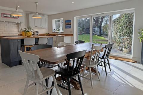 4 bedroom semi-detached house for sale, Milford