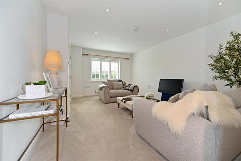 3 bedroom detached house to rent, Main Road, Yapton