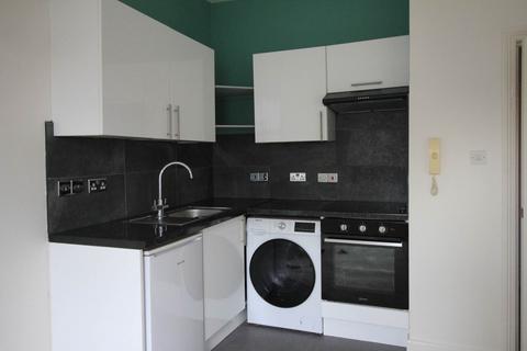 Semi detached house to rent, Milburn Road, Weston-super-Mare