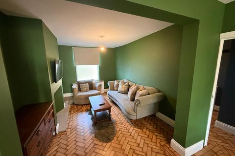 3 bedroom detached house to rent, Hyde Road, Woodley, SK6