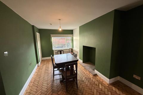 3 bedroom detached house to rent, Hyde Road, Woodley, SK6