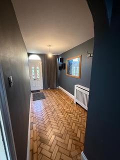 3 bedroom detached house to rent, Hyde Road, Woodley, SK6