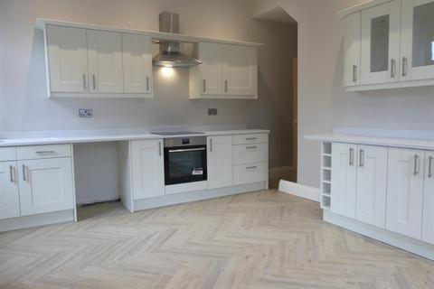4 bedroom end of terrace house to rent, Hothfield Street, Silsden BD20