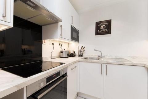 1 bedroom apartment to rent, Brown Street, London W1H