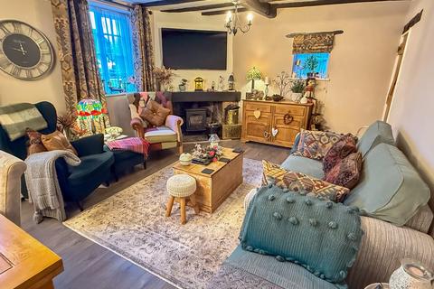 2 bedroom cottage for sale, Church Road, Shaw, Newbury, RG14