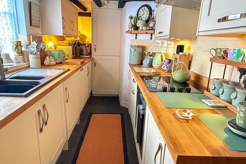 2 bedroom cottage for sale, Church Road, Shaw, Newbury, RG14