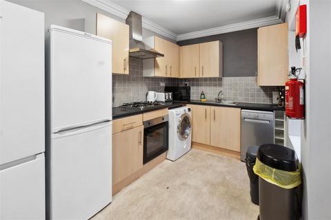 5 bedroom house to rent, Hill Park Crescent, Plymouth