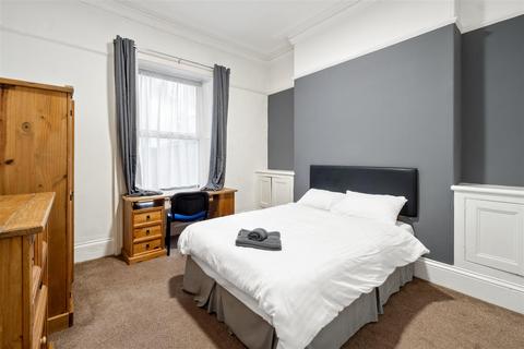 5 bedroom house to rent, Hill Park Crescent, Plymouth