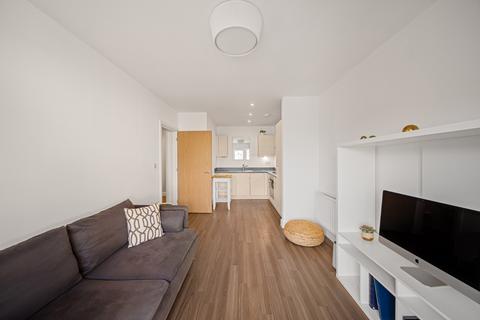 1 bedroom semi-detached house to rent, Vaughan Avenue, Greenhithe DA9