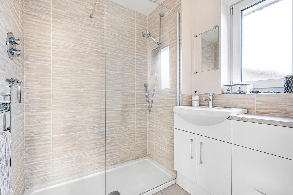 Bedroom 1 En-suite