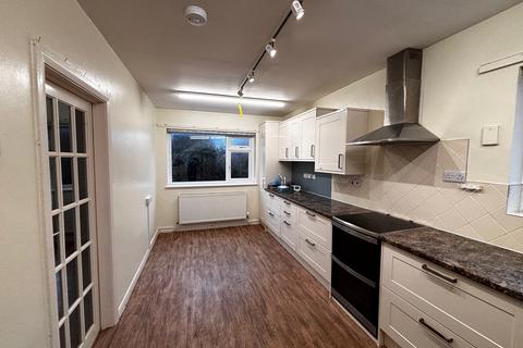 4 bedroom detached house to rent, Coronation Road, Bleadon BS24