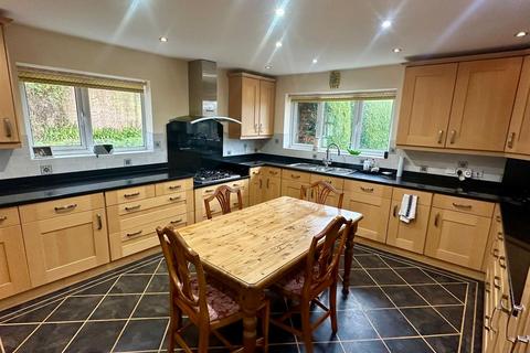 3 bedroom bungalow for sale, Burghill, Hereford
