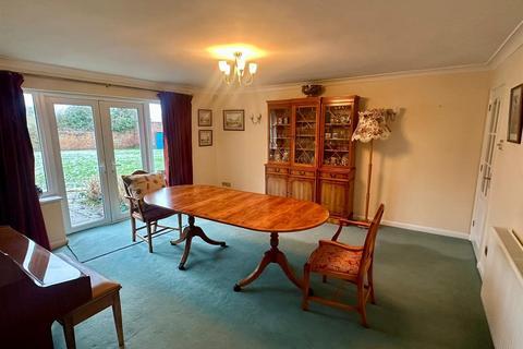 3 bedroom bungalow for sale, Burghill, Hereford
