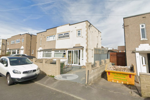 3 bedroom semi-detached house for sale - Daleside Avenue, Pudsey, West Yorkshire, LS28