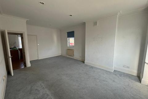 2 bedroom flat to rent, London CR0