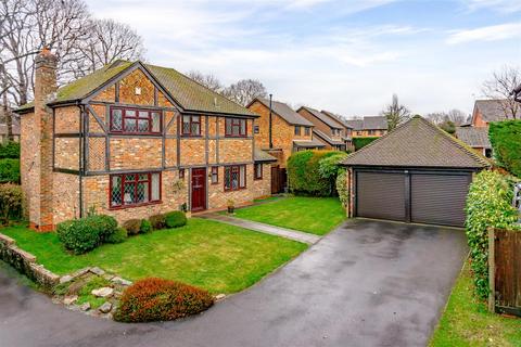 4 bedroom detached house for sale, Millais Court, Horsham
