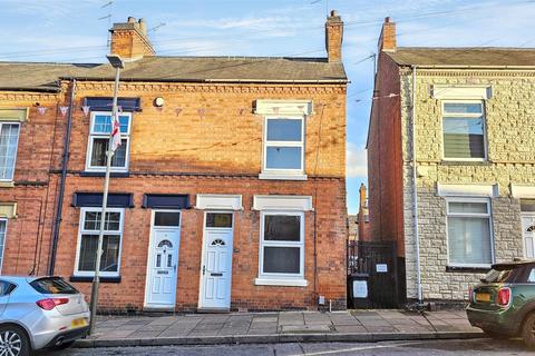 2 bedroom end of terrace house to rent, Ingle Street, Newfoundpool