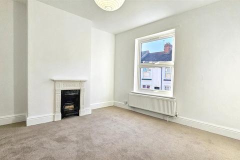 2 bedroom end of terrace house to rent, Ingle Street, Newfoundpool