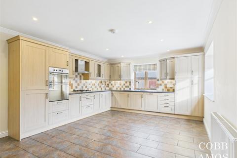 3 bedroom semi-detached house for sale, West Town Court, Kingsland