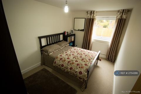 2 bedroom flat to rent, Uxbridge, London, UB10