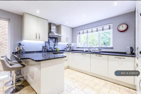 4 bedroom detached house to rent, Redwoods, Addelstone, KT15