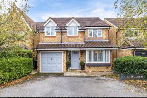 4 bedroom detached house to rent, Redwoods, Addelstone, KT15