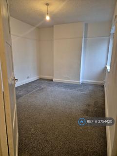 2 bedroom flat to rent, High Street, Crayford, DA1