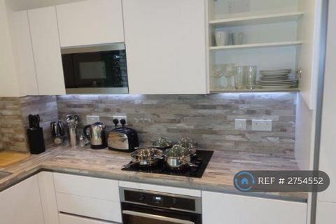 2 bedroom flat to rent, Nyland Court, London, SE8