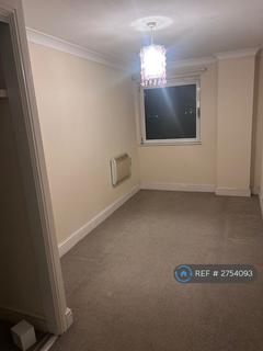 1 bedroom in a flat share to rent, Methven Court, London, N9