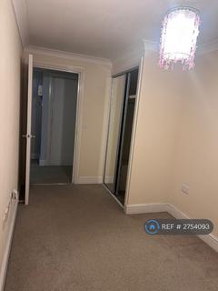 1 bedroom in a flat share to rent, Methven Court, London, N9