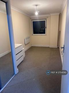 1 bedroom in a flat share to rent, Methven Court, London, N9