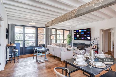 4 bedroom flat to rent, Old Road, London, SE13
